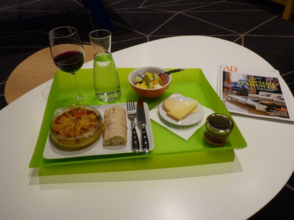 Hotel Ibis Styles Roanne Centre Gare Exterior foto