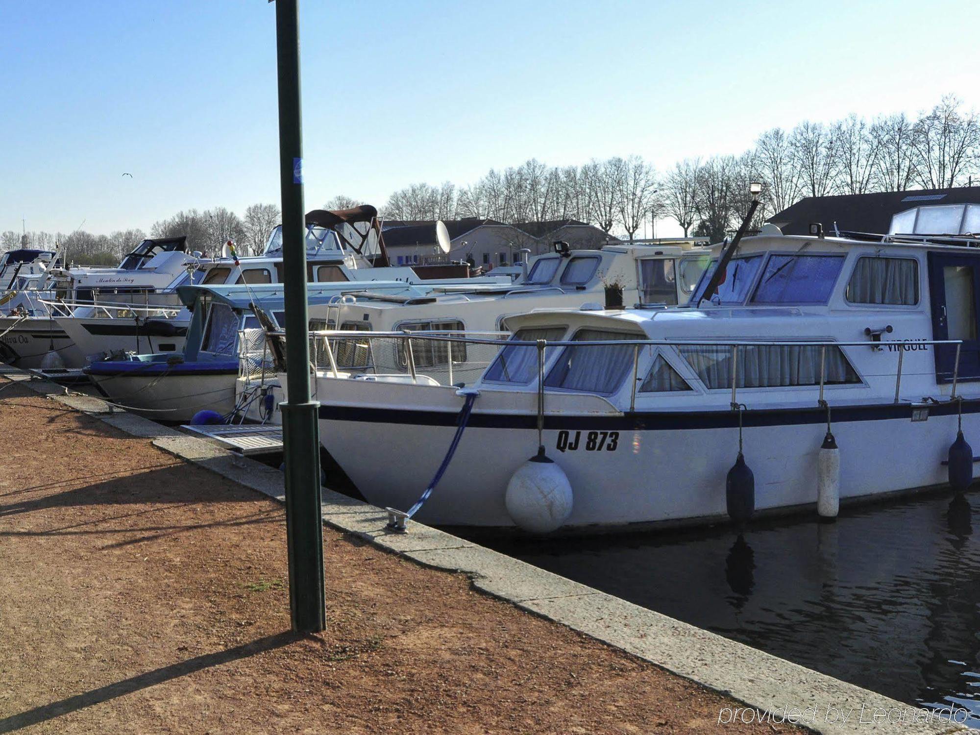 Hotel Ibis Styles Roanne Centre Gare Exterior foto